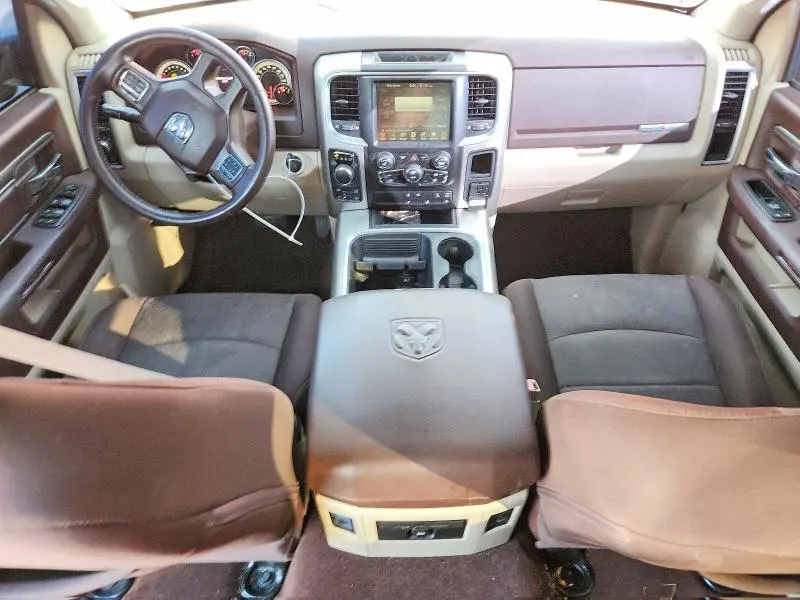 2016 RAM 1500 SLT  
