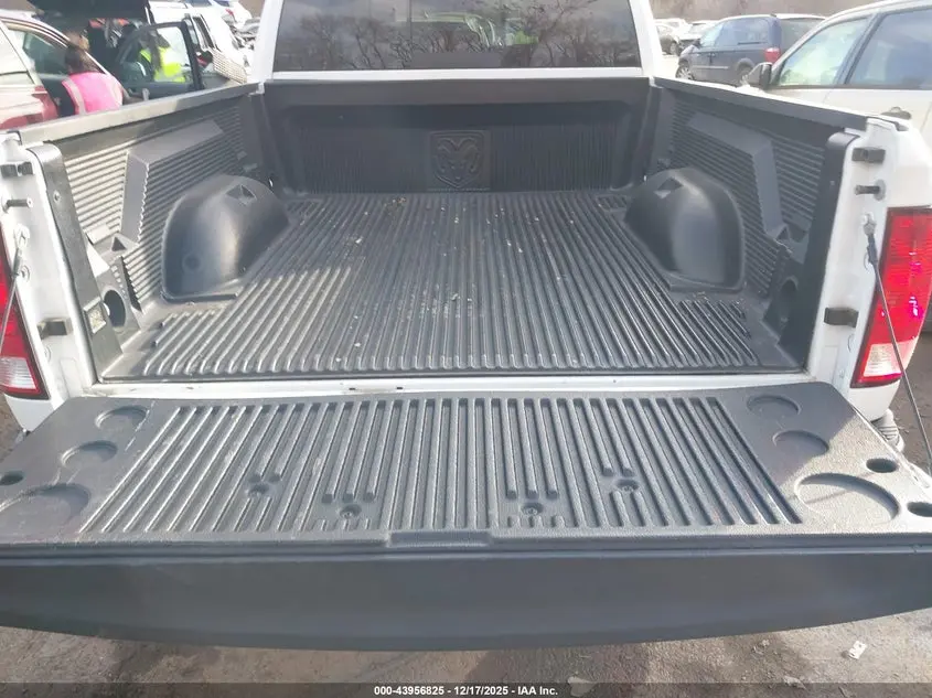 2018 RAM 1500 SLT  4X2 6'4 BOX
