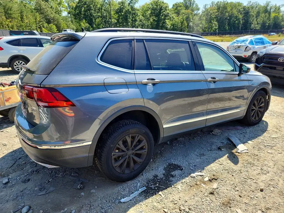 2018 VOLKSWAGEN TIGUAN SE  