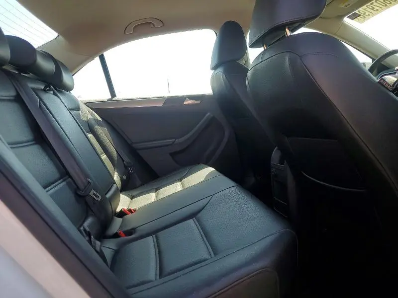 2017 VOLKSWAGEN JETTA SE  