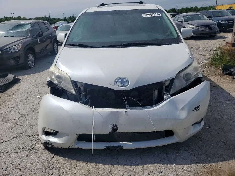 2015 TOYOTA SIENNA XLE PREMIUM 8-PASSENGER  