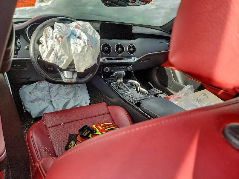 2022 KIA STINGER GT LINE  