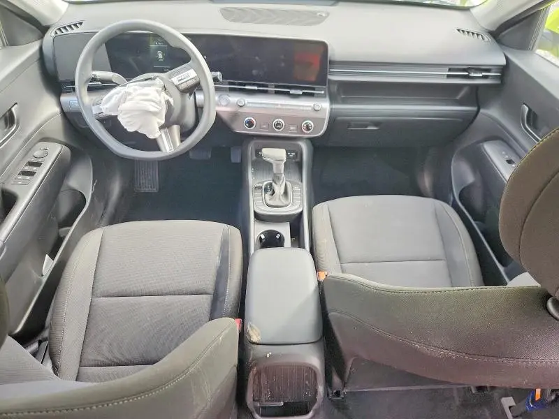 2025 HYUNDAI KONA SE  