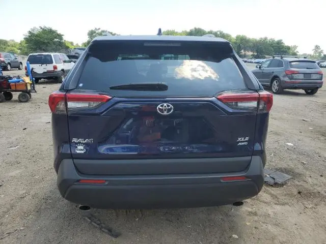 2021 TOYOTA RAV4 XLE  