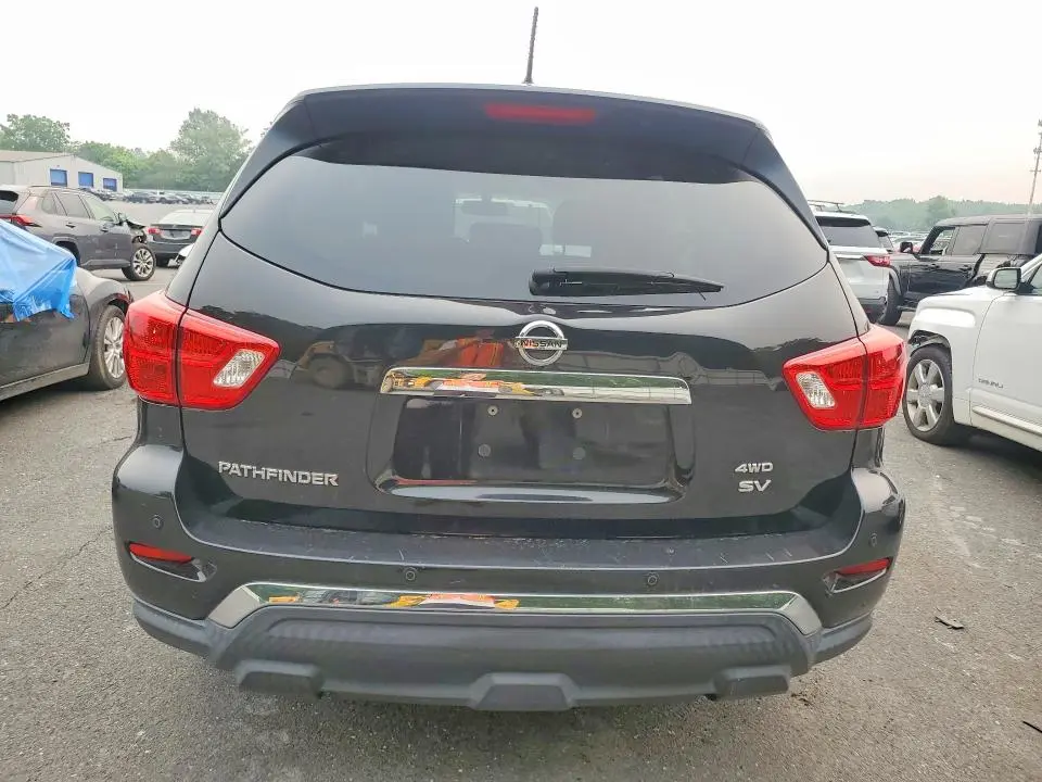 2018 NISSAN PATHFINDER SV  