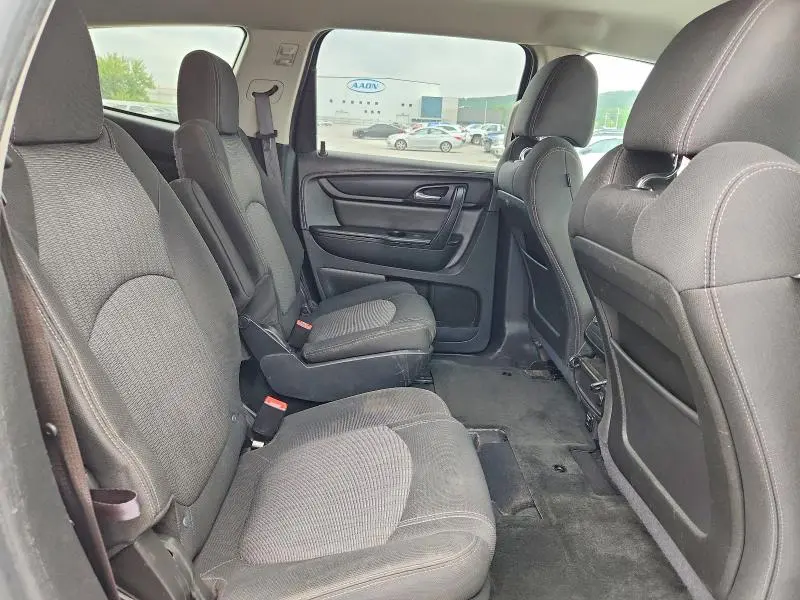 2015 CHEVROLET TRAVERSE LT  