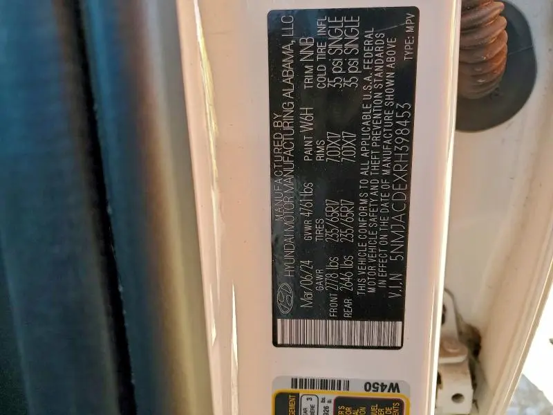 2024 HYUNDAI TUCSON SE  