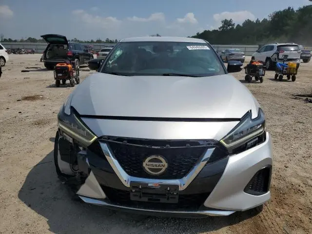 2022 NISSAN MAXIMA SV  