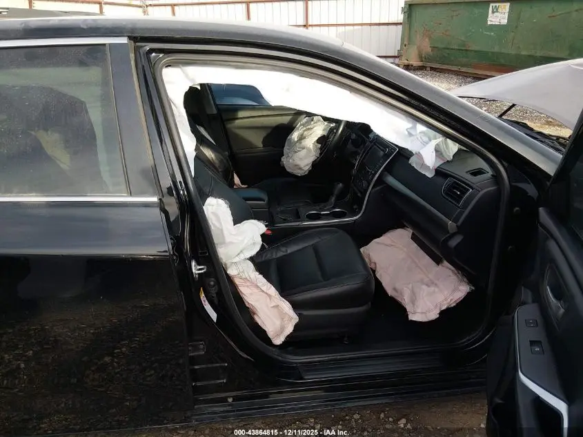 2015 TOYOTA CAMRY SE