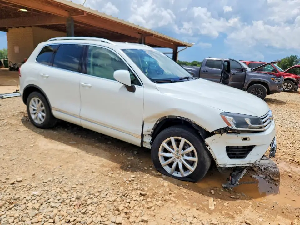 2015 VOLKSWAGEN TOUAREG V6  