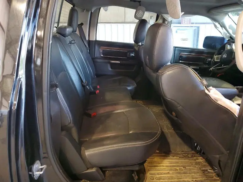 2016 RAM 1500 LARAMIE  