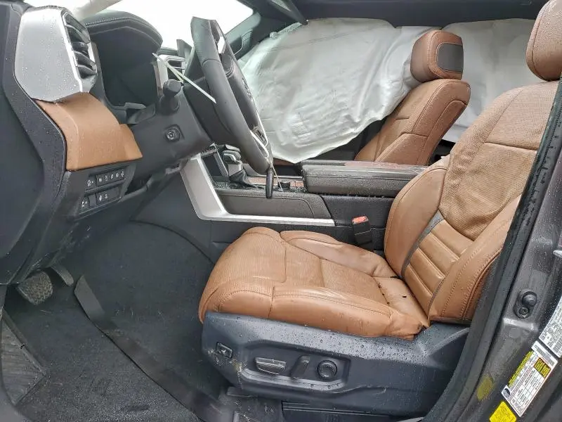 2025 TOYOTA TUNDRA CREWMAX PLATINUM  