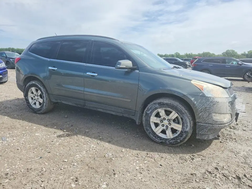 2011 CHEVROLET TRAVERSE LT  