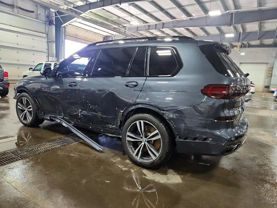 2022 BMW X7 M50I  