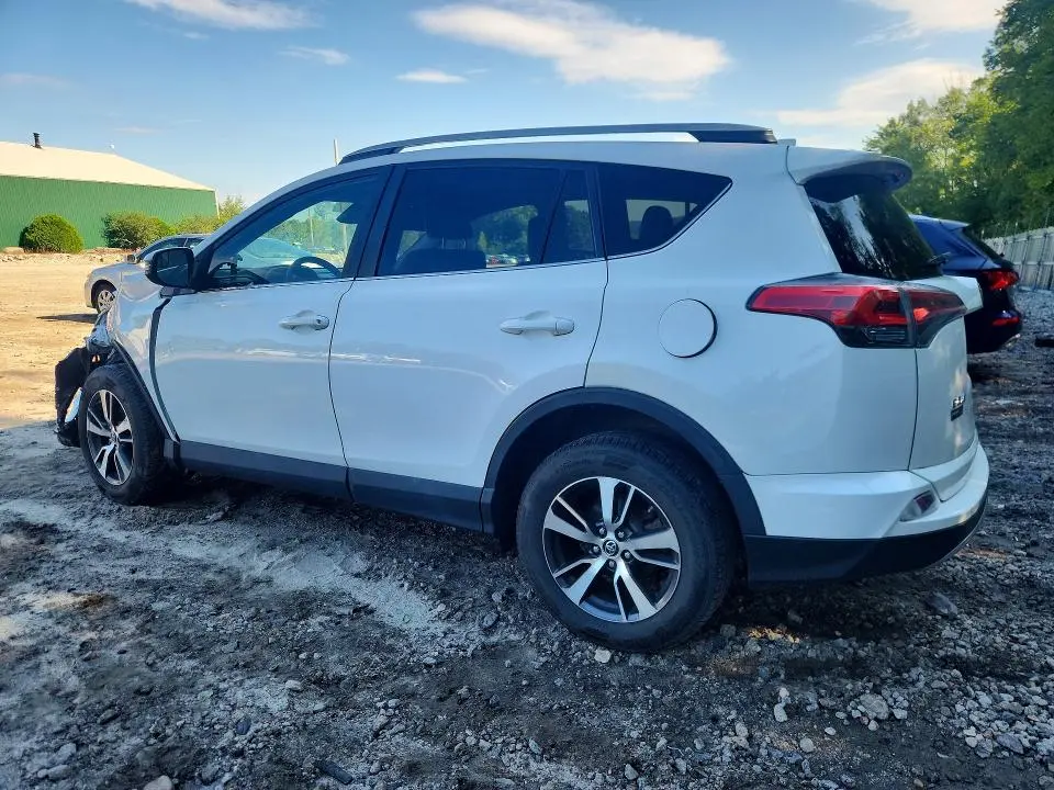 2017 TOYOTA RAV4 XLE  
