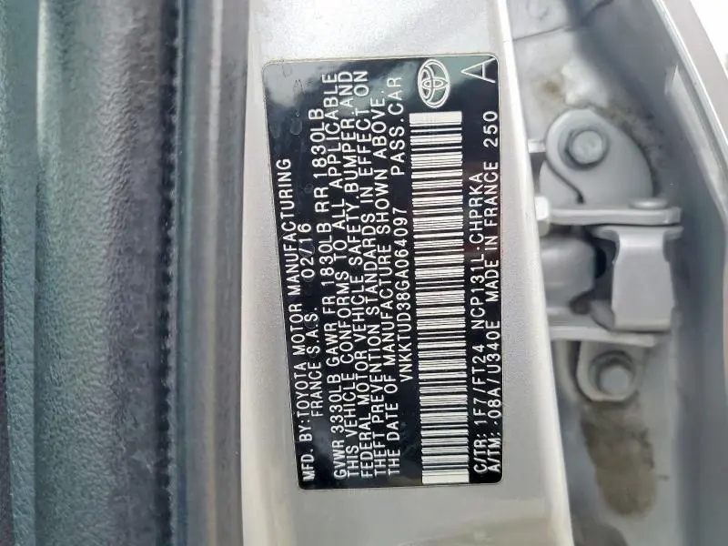 2016 TOYOTA YARIS 5-DOOR SE  