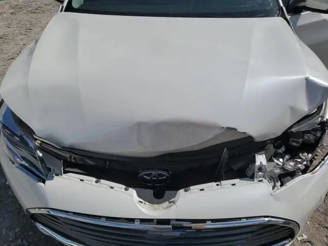 2016 TOYOTA AVALON XLE