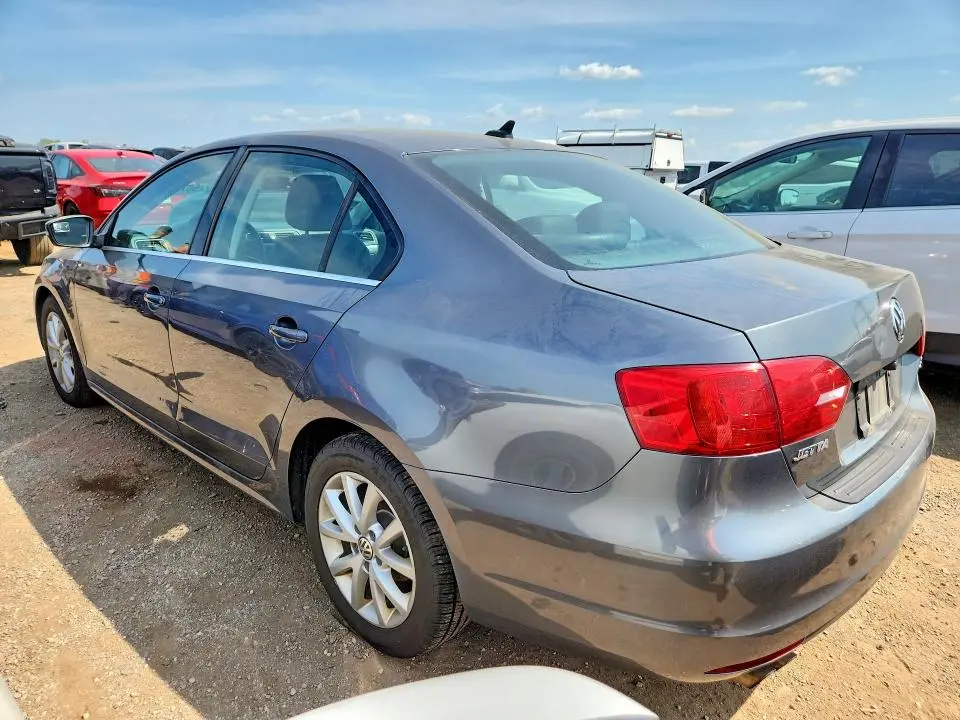 2013 VOLKSWAGEN JETTA SE  