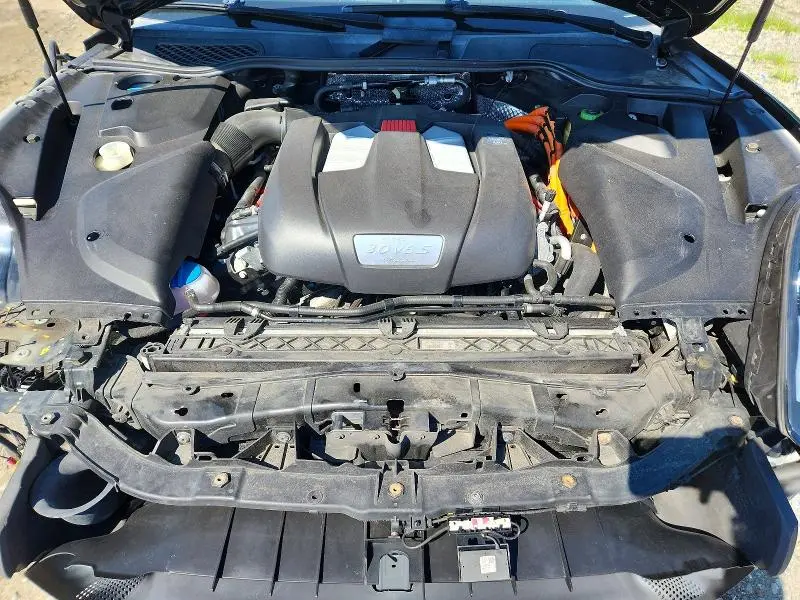 2017 PORSCHE CAYENNE SE HYBRID PLATINUM  