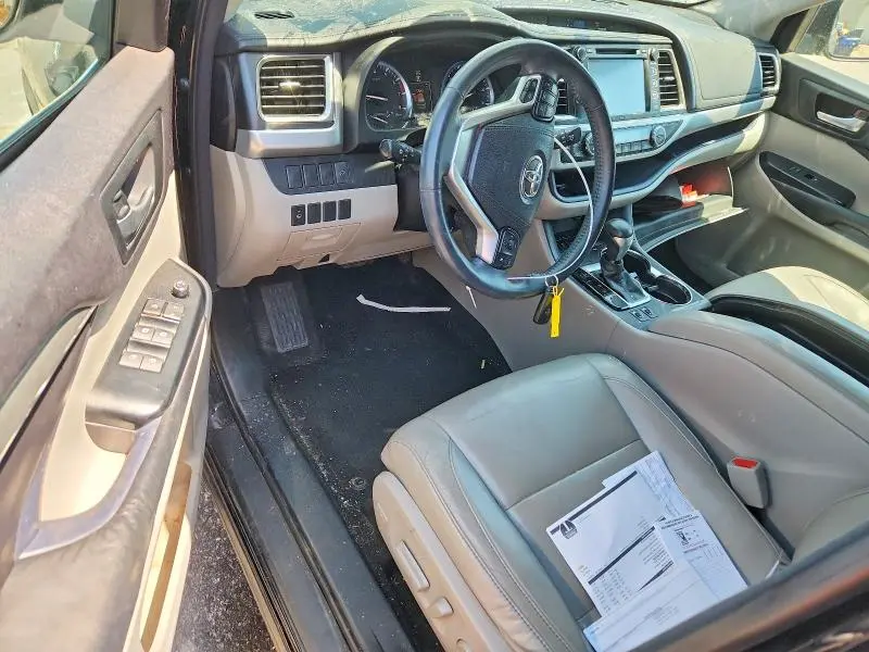 2016 TOYOTA HIGHLANDER XLE  