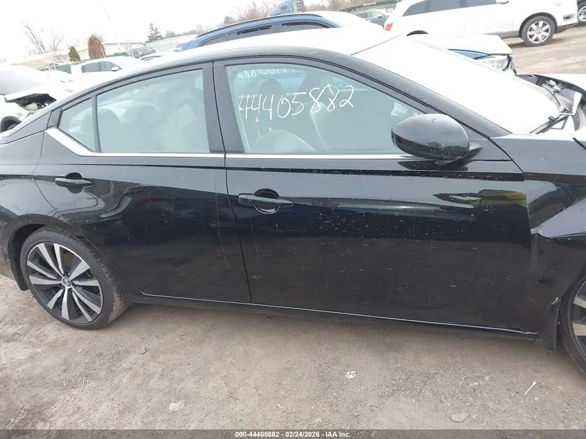 2022 NISSAN ALTIMA SR FWD