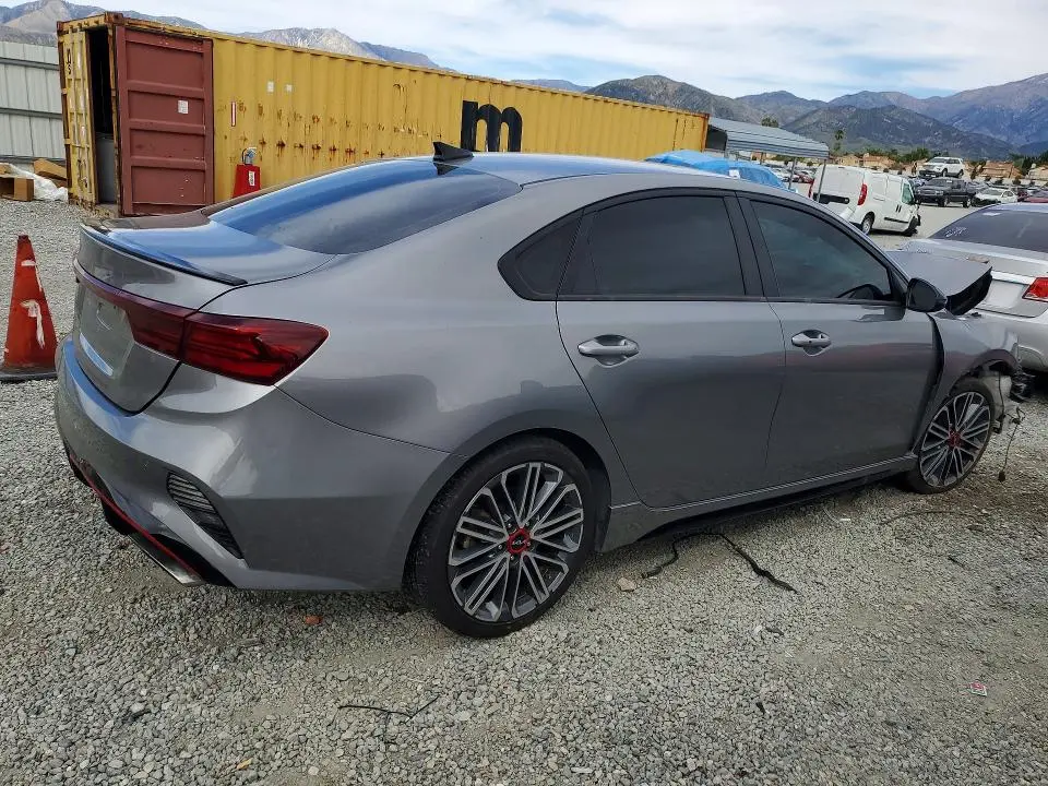2023 KIA FORTE GT  