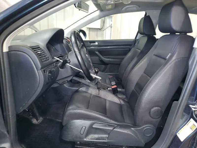 2010 VOLKSWAGEN JETTA SE  