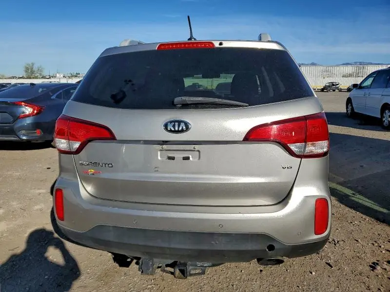 2015 KIA SORENTO LX  