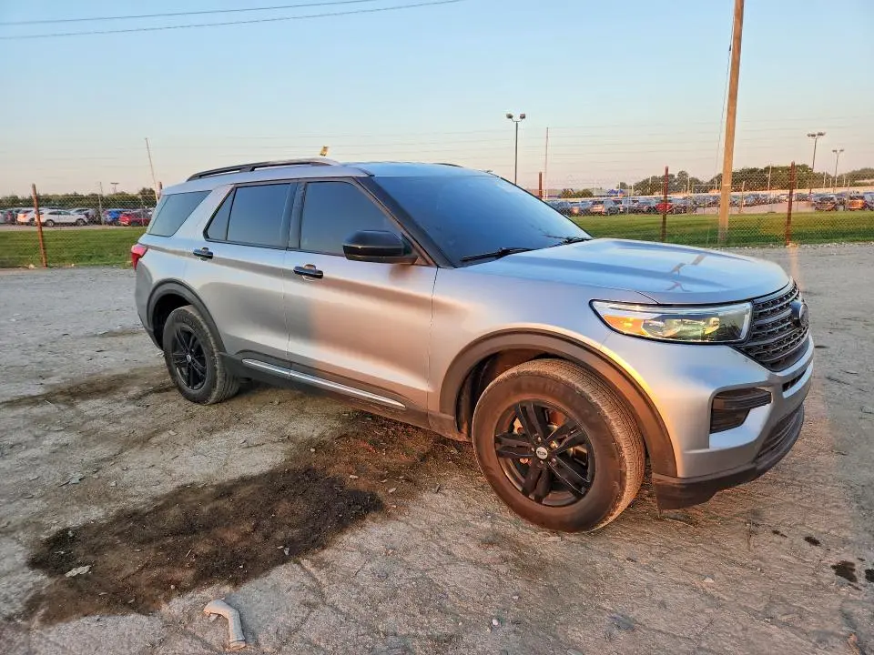 2021 FORD EXPLORER XLT  