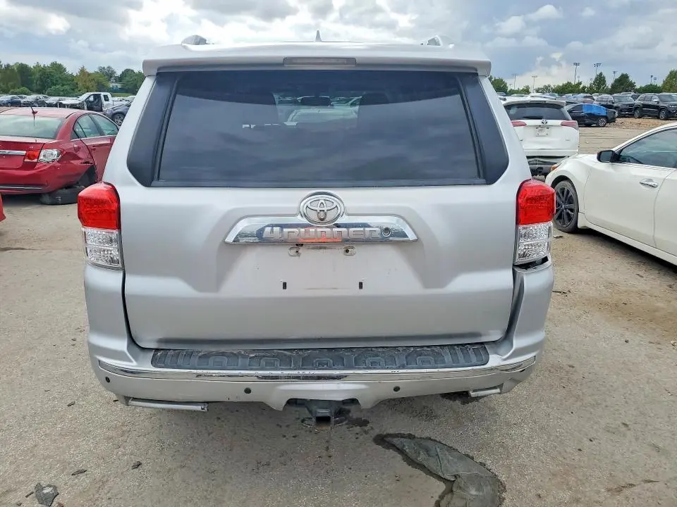 2013 TOYOTA 4RUNNER SR5  