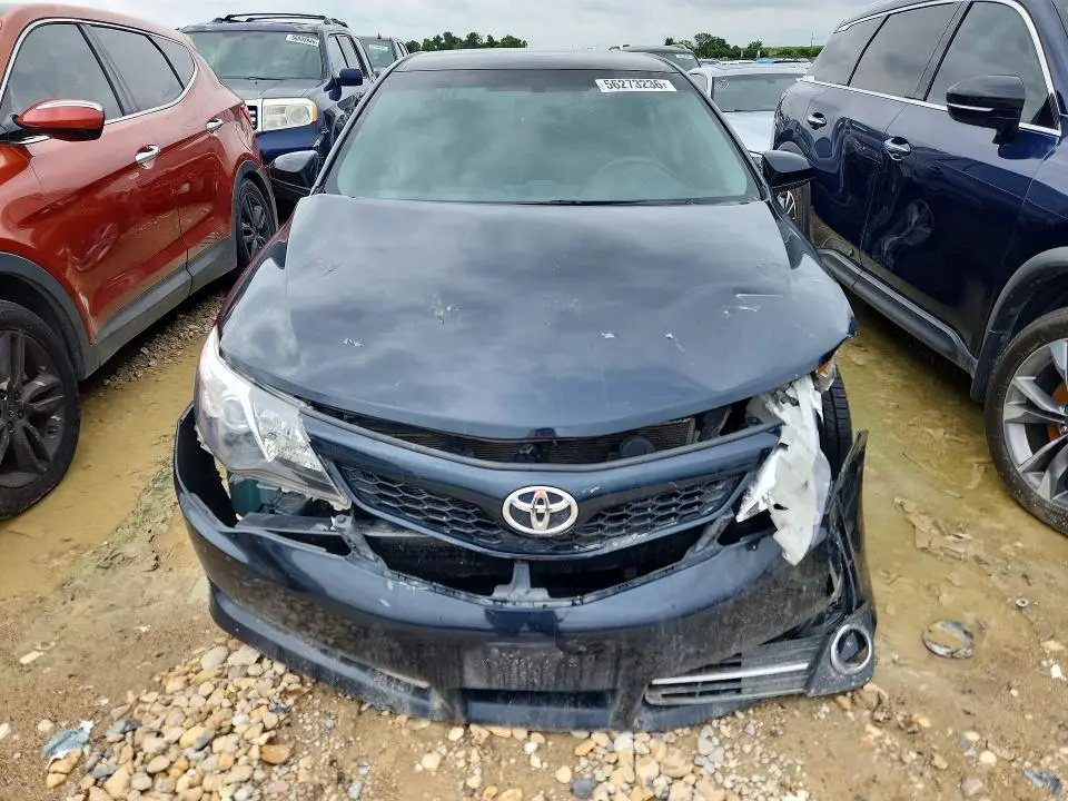 2013 TOYOTA CAMRY SE  
