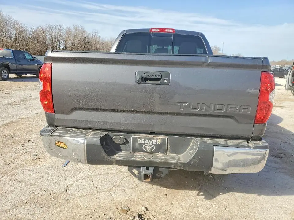 2015 TOYOTA TUNDRA SR5  