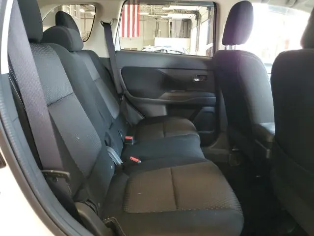 2018 MITSUBISHI OUTLANDER SE  
