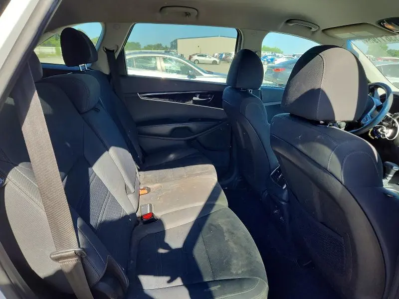 2019 KIA SORENTO LX V6  