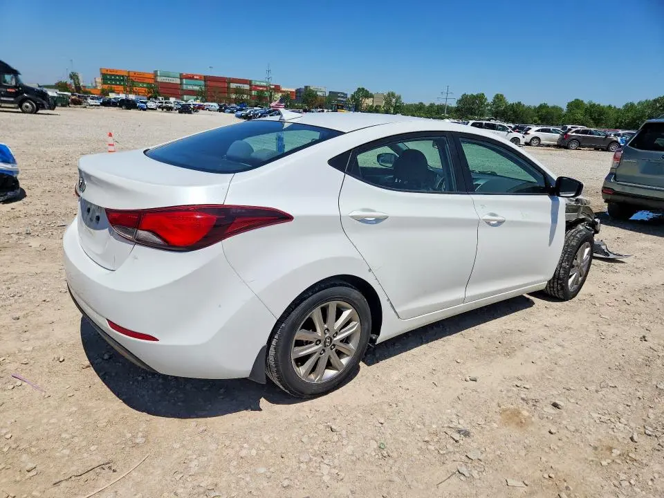 2016 HYUNDAI ELANTRA SE  
