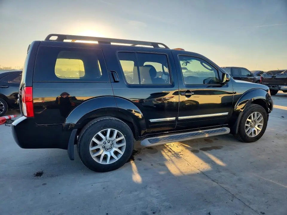2011 NISSAN PATHFINDER S  