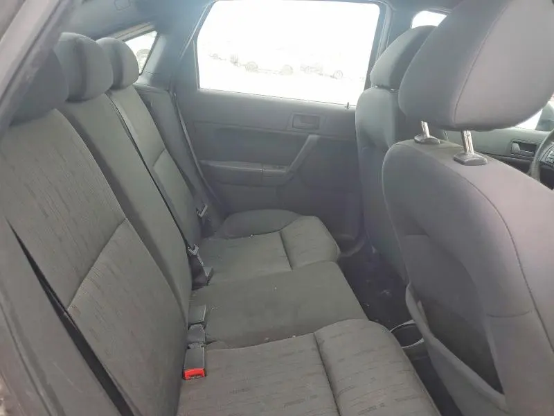 2010 FORD FOCUS SE  