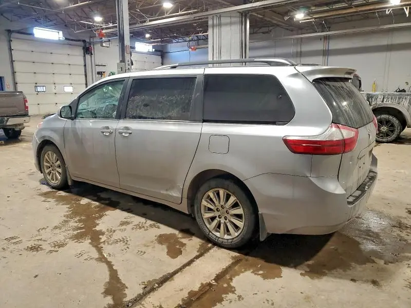2015 TOYOTA SIENNA LE  