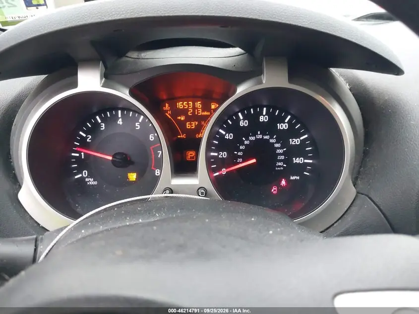 2015 NISSAN JUKE S