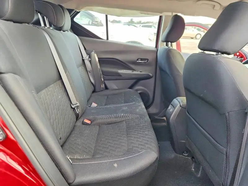2021 NISSAN KICKS SV  