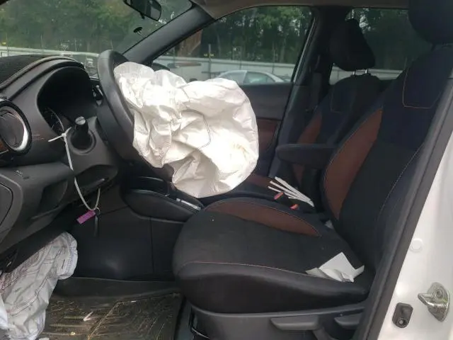 2018 NISSAN KICKS S  