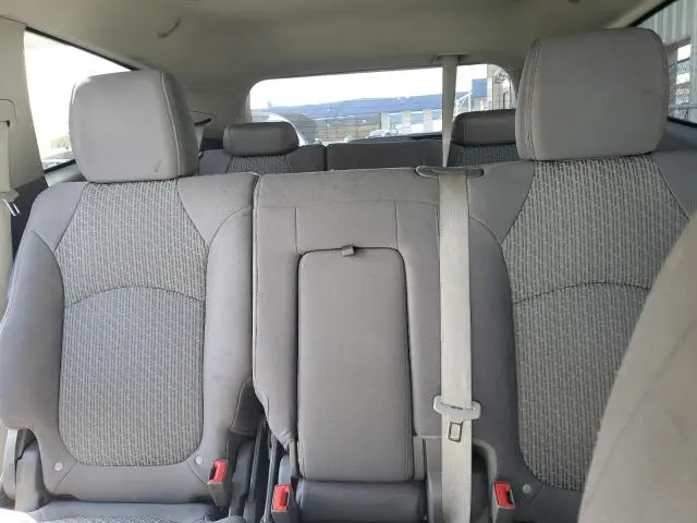 2011 CHEVROLET TRAVERSE LS  