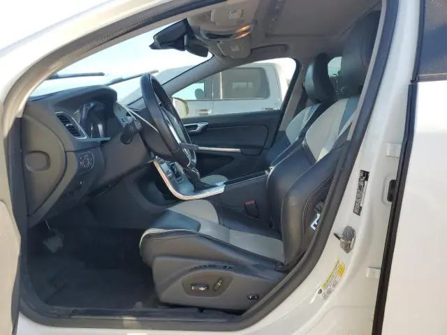 2017 VOLVO V60 CROSS COUNTRY PREMIER  