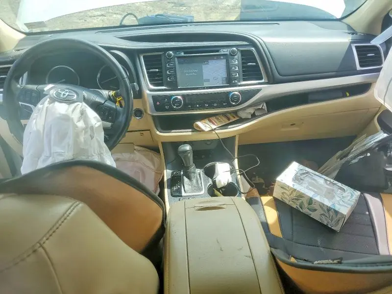 2015 TOYOTA HIGHLANDER XLE  