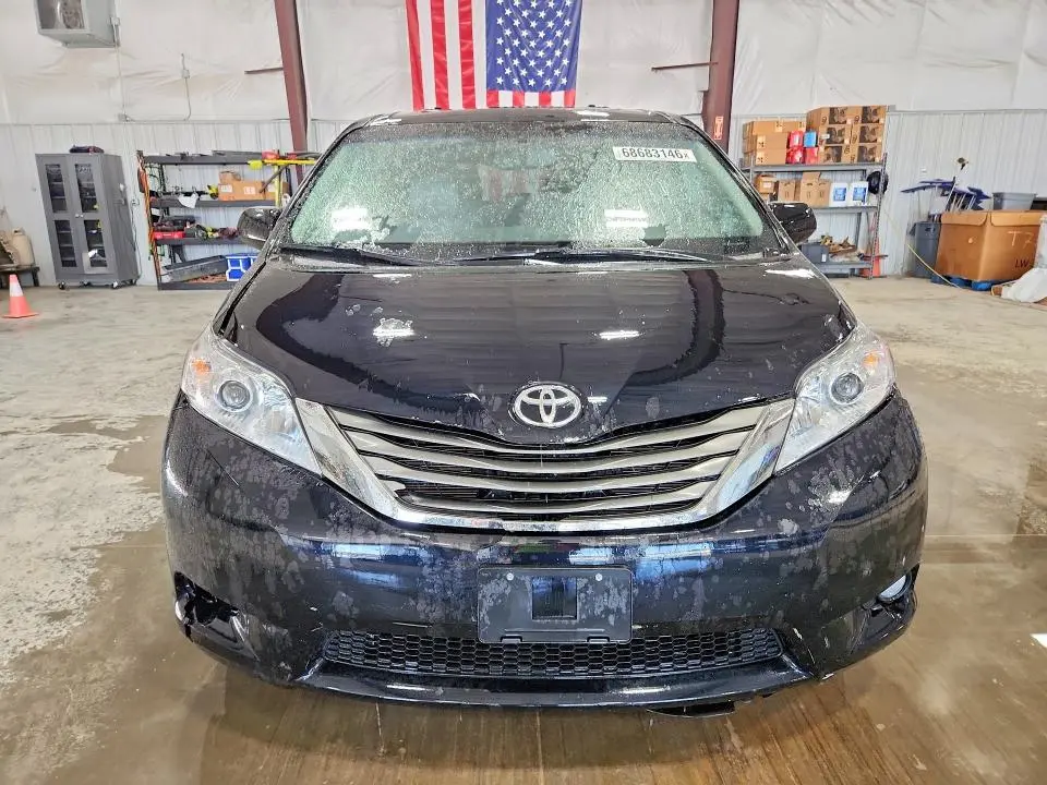2017 TOYOTA SIENNA XLE 8-PASSENGER  