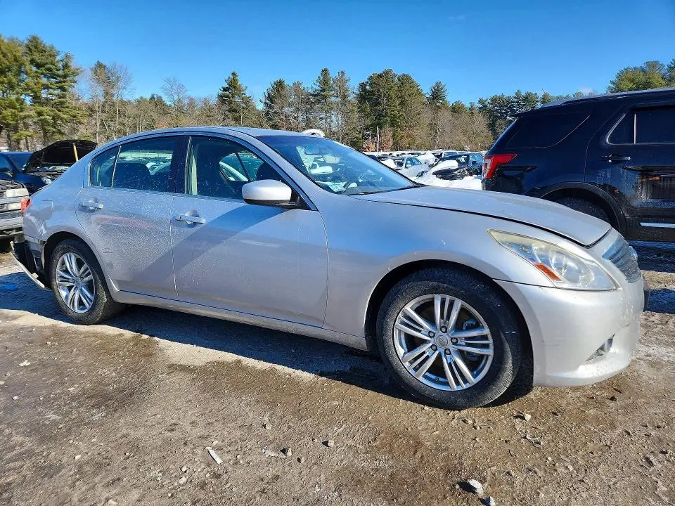 2013 INFINITI G37   