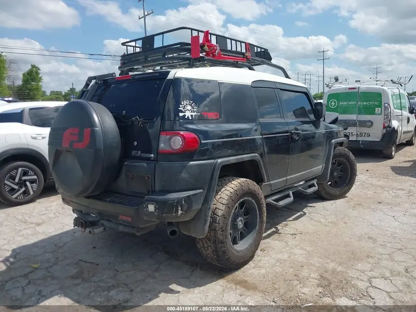 2013 TOYOTA FJ CRUISER  