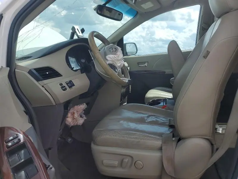 2011 TOYOTA SIENNA XLE 8-PASSENGER  