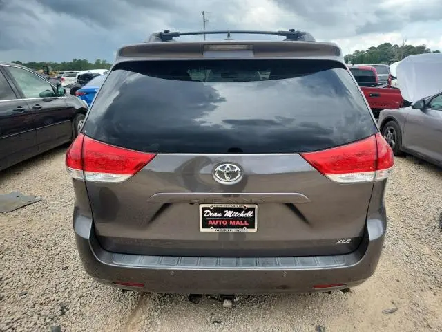 2014 TOYOTA SIENNA XLE  