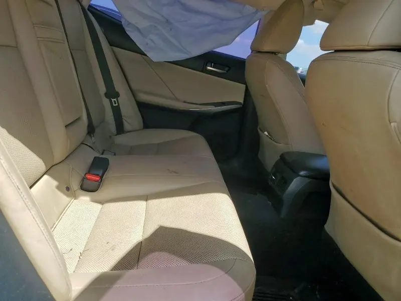 2018 LEXUS IS 300